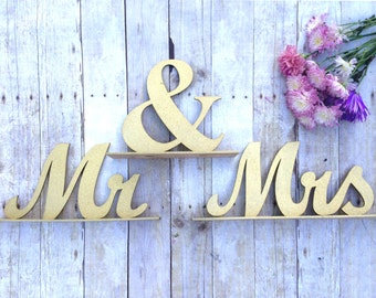 Wedding Sign Mr & Mrs, Wedding Sweetheart Table, Mr and Mrs Sign, Gold Glitter Script Font, Wedding Sign Mr and Mrs, Bride Groom Table Decor