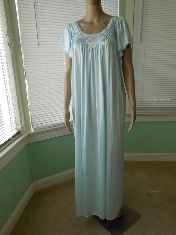 Womens NIGHTGOWN Vanity Fair Long Nightgown Negligee Full womens-nightgown-vanity-fair-long-nightgown-negligee-full