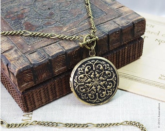 Victorian Locket Necklace, Antiqued Brass Locket with Figaro Chain, Ornate Locket Pendant, Vintage Style Necklace, Handmade Keepsake Gift