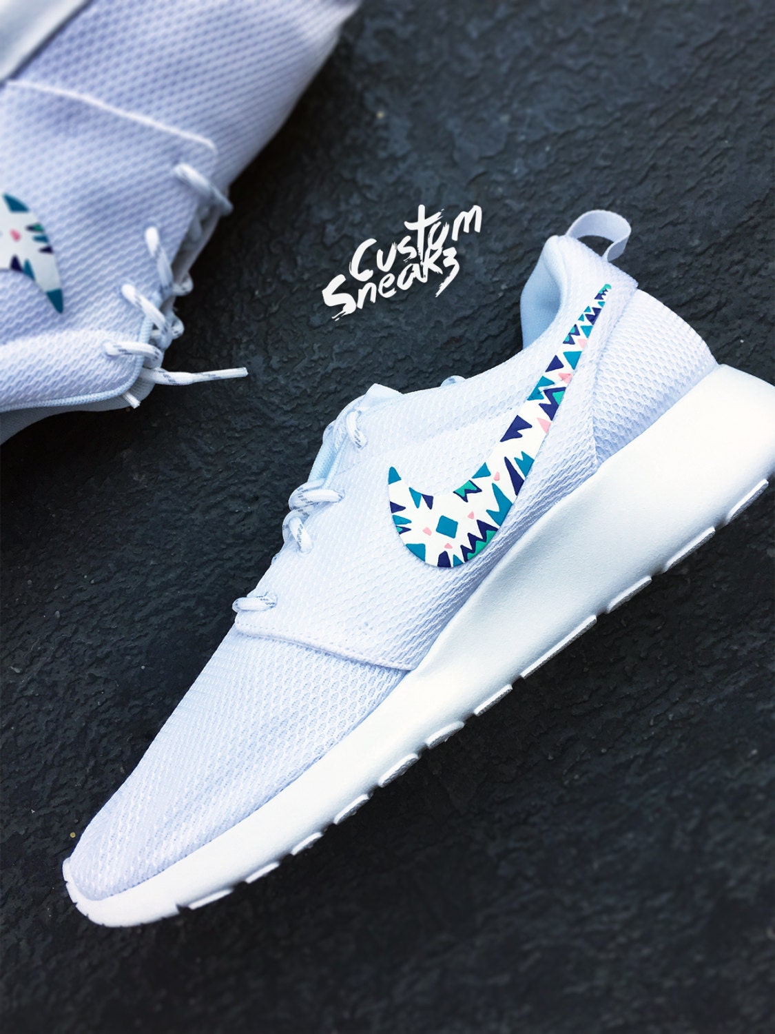 all white nike roshes womens