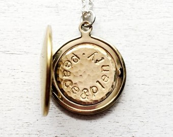 Personalized Locket Necklace, Mother's Day Jewelry, Mothers Necklace, Gift for Mom, Mommy Jewelry, Anniversary Gift, Graduation Gift,