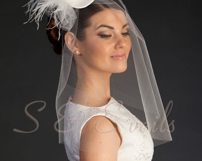 White/black MINI-TOP HAT with bridal veil piece, wedding top hat, bachelorette party, White Top Hat, Women Mini Top Hat, Women Fascinator