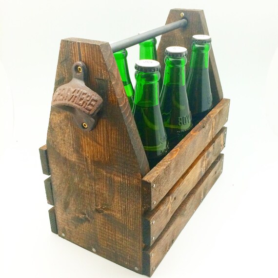 Reclaimed Wood Beer Caddy with Bottle Opener Caisse de bière