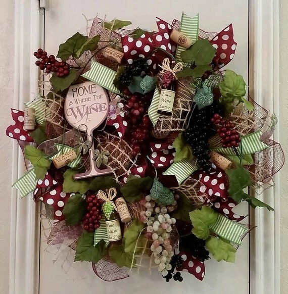Items similar to Tuscan Wine Wreath,Burlap Wreath,Vineyard Corks