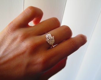 Sterling silver fitted hamsa ring