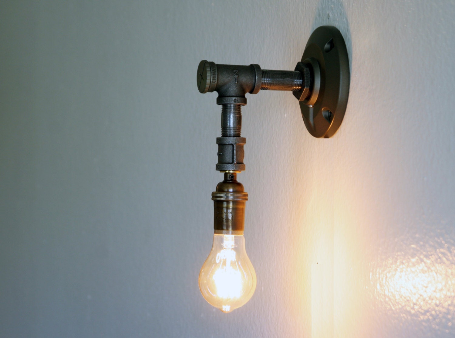 Industrial style wall sconce Edison lamp sconce by Dancingapple