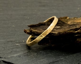Ring, yellow gold, 8 CT, hammered, stacking ring