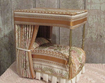 Miniature Canopy Bed