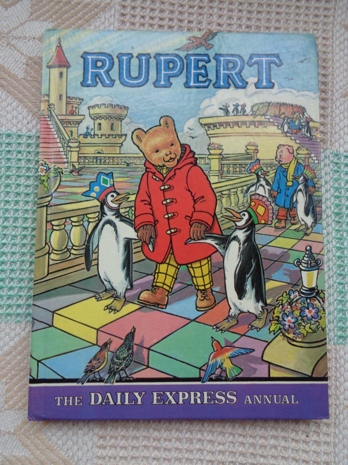 Vintage 1977 Rupert The Bear Daily Express Annual.