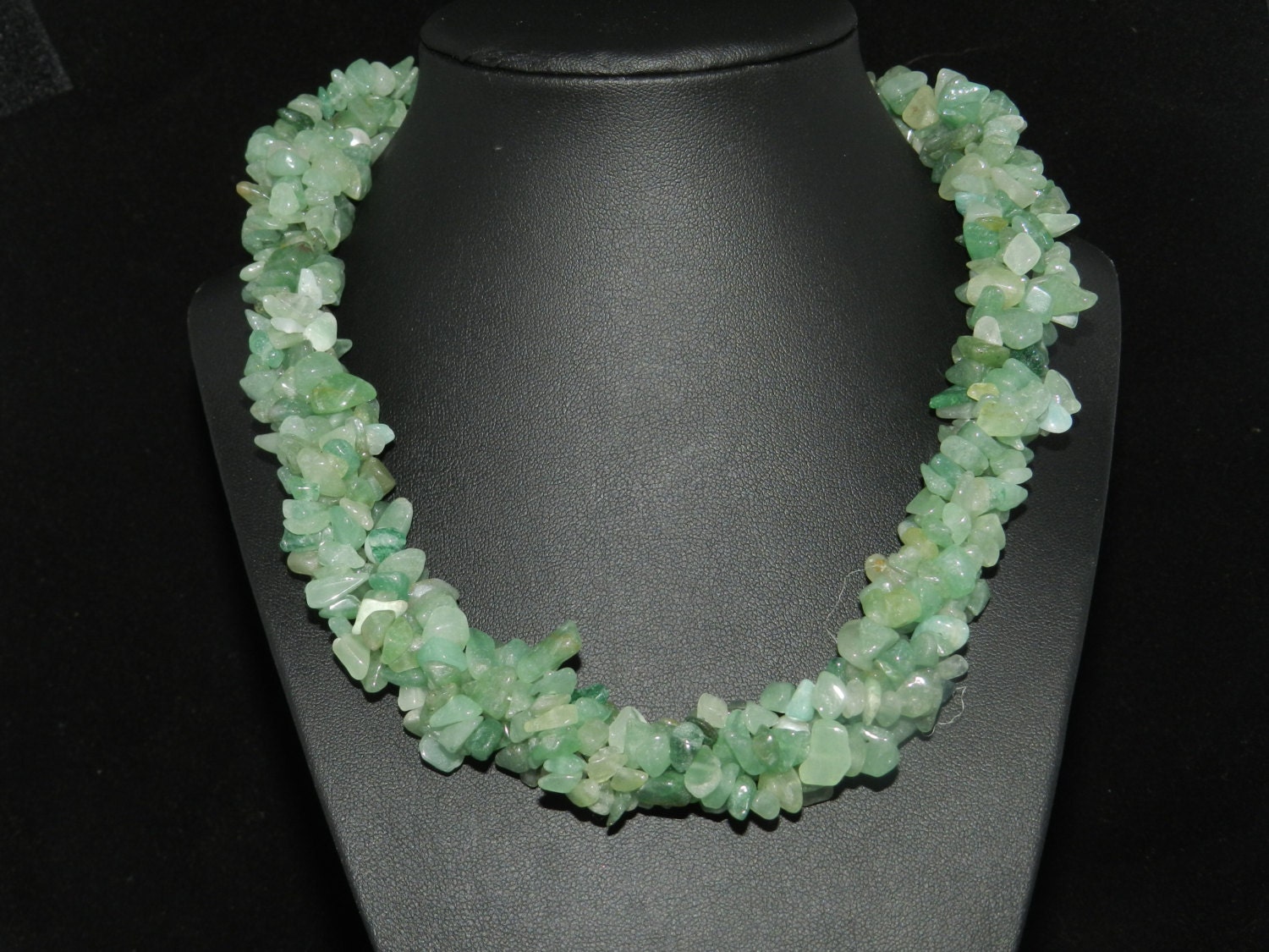 FT614 Beautiful Jade Chip Necklace