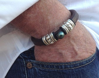 Bracelet leather and tahitian pearl "Fakarava"
