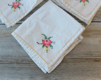 Lovely Rose Napkins, Vintage Napkins, Bridal Shower Napkins, Baby Shower, Afternoon Tea & Brunch, vintage shabby chic