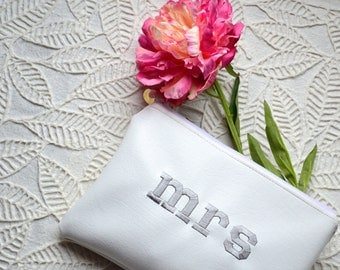 Mrs Bride Clutch,Bridal Clutch Purse,Bride to Be Gift,Bridal Shower Gift,Future Mrs Gift,Engagement Gift,Wedding Gift,Monogram Pouch White