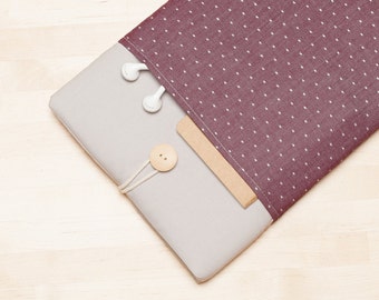 Laptop sleeve , 13 inch Macbook sleeve / Macbook pro 13 case / padded with pockets - Red dots in grey -