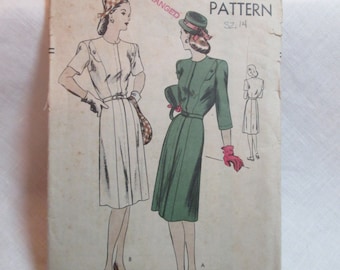 Antique 1940's Vogue Dress Pattern #5436 - size 32" Bust