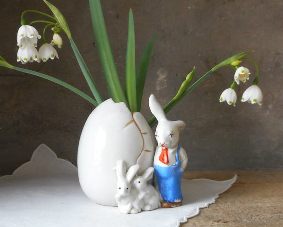 Vintage Ceramic Egg Vase