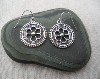Silver Flower Earrings - Boho chic - Moroccan - Simple Everyday Silver Earrings