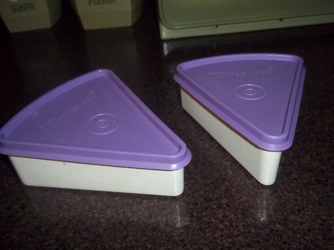 Tupperware set of 2 Individual Pie Storage Containers with
