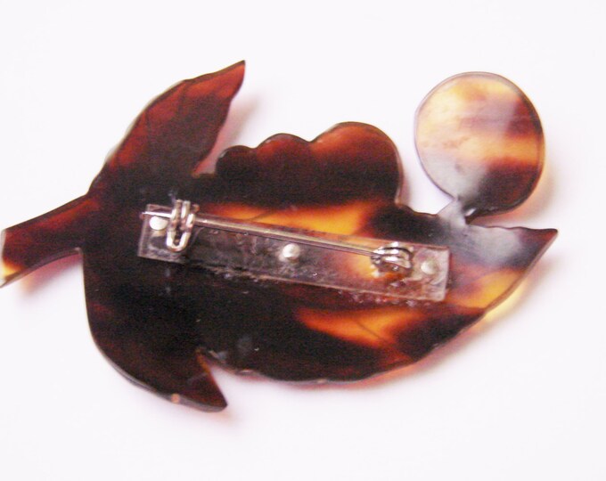 Vintage Carved Tortoiseshell Lucite Leaf Brooch / Jewelry / Jewellery