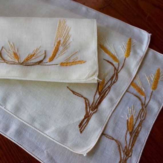 Vintage Linen 2 Placemats Runner Pale Yellow Hand Embroidery