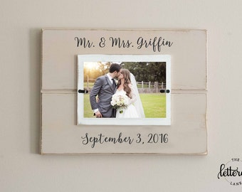 Wedding picture frame, Personalized Mr. and Mrs Picture Frame with date, Mr. & Mrs. frame, distressed