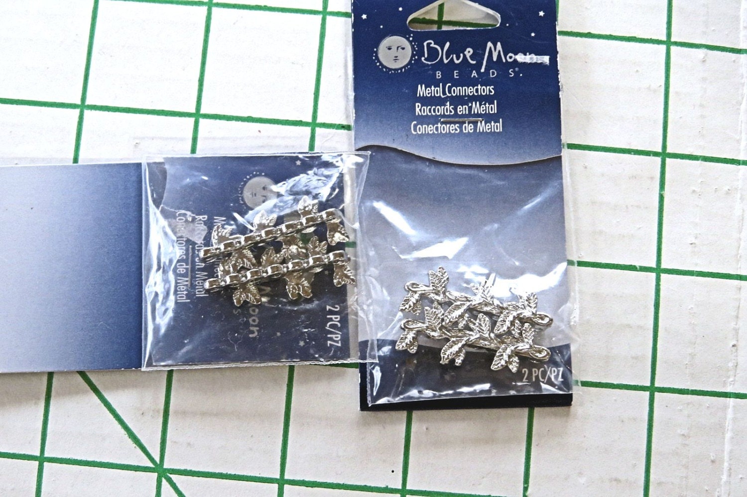 CLEARANCE Blue Moon Metal Connectors 7 hole silvertone leaf 2