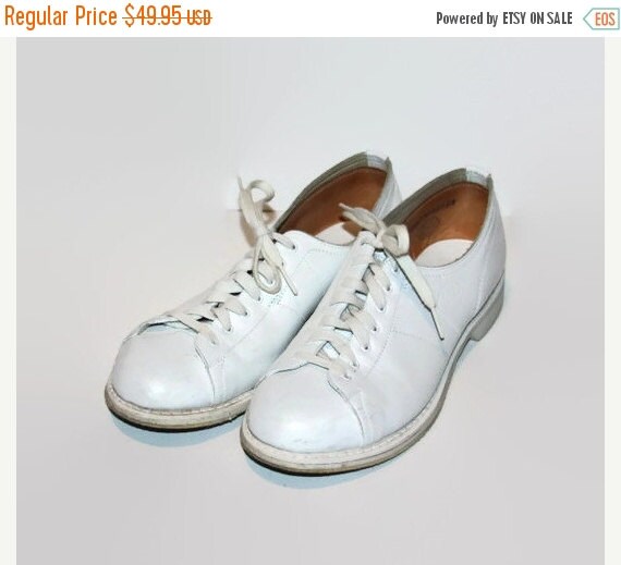 ON SALE Vintage Womens Leather Bowling Shoes Classic by RayMels