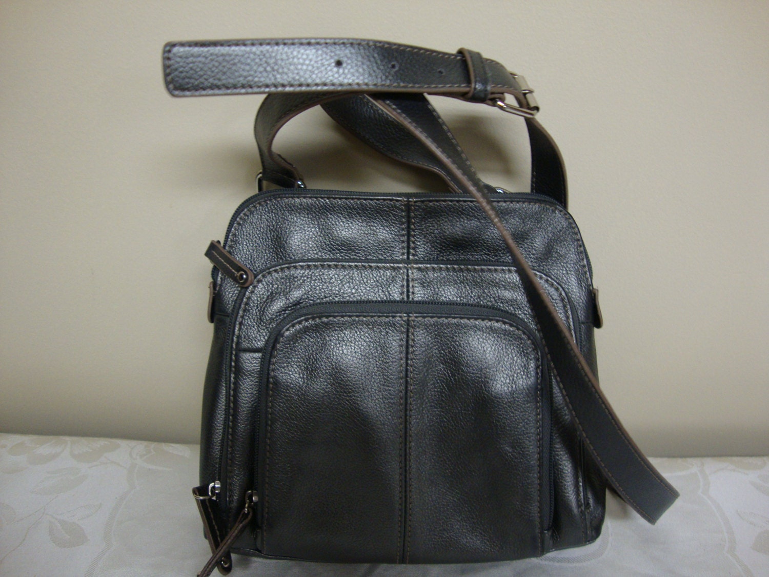 Tignanello Leather Crossbody Purse Bag Metallic Grey