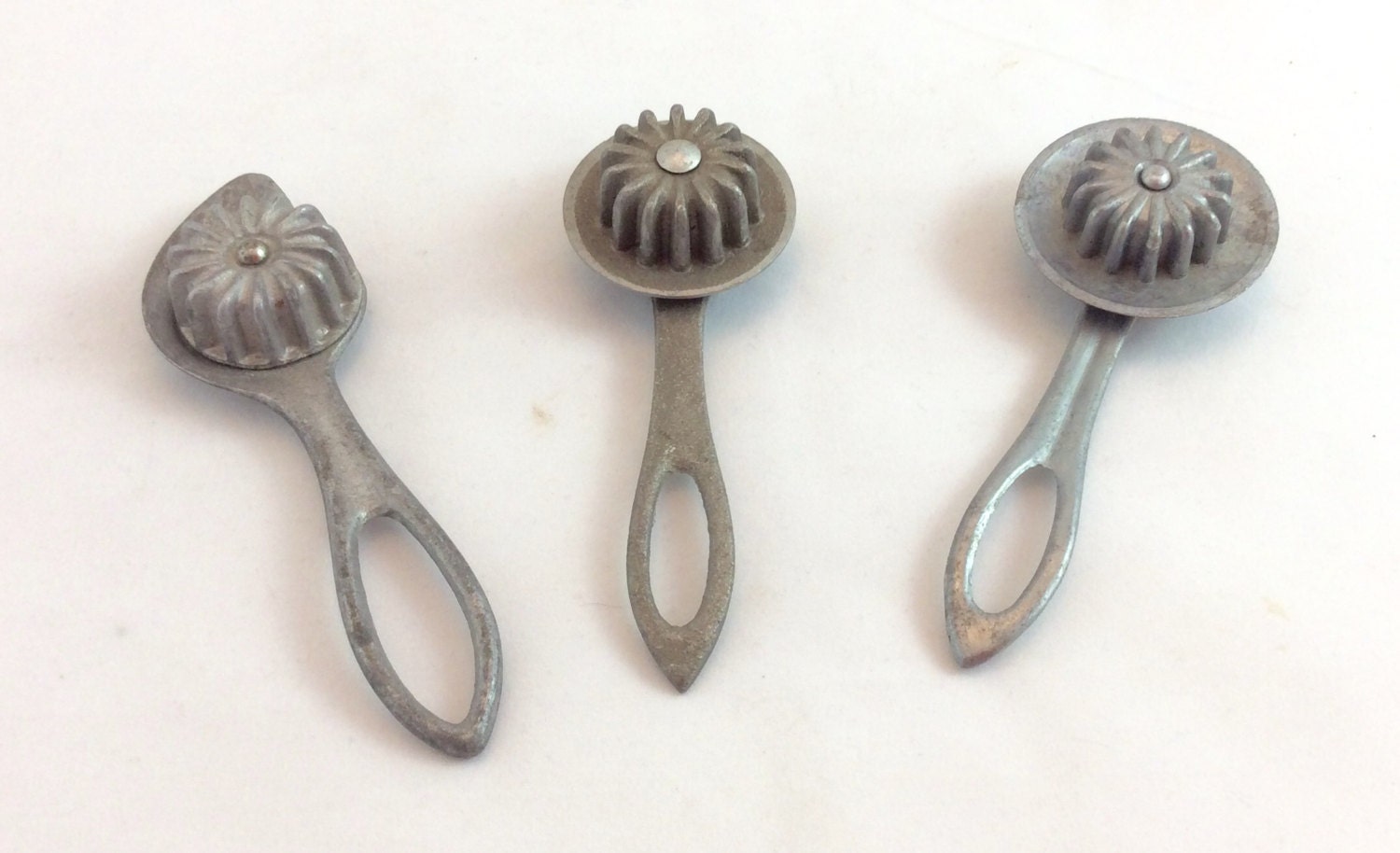 Vintage Pie Crust Crimpers Pastry Cutter Crimper