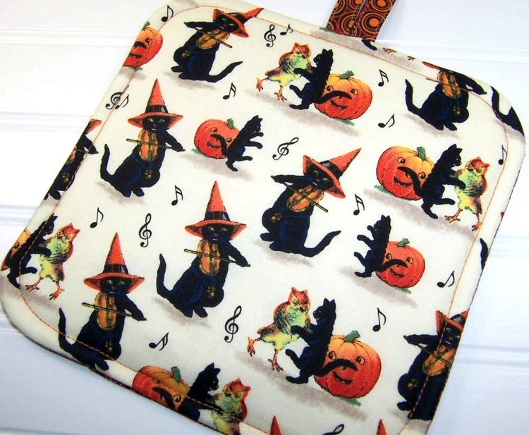 Halloween Pot Holders vintage style black cats and by TeriMadeIt