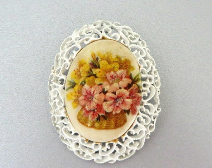 White Filigree Pendant Brooch, Vintage Painted Floral Brooch, Pendant, Romantic Costume Jewelry Gift