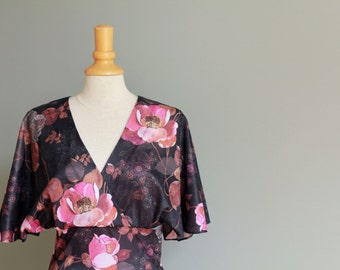 Vintage 70s dress with exotic floral print, most suitable for size S