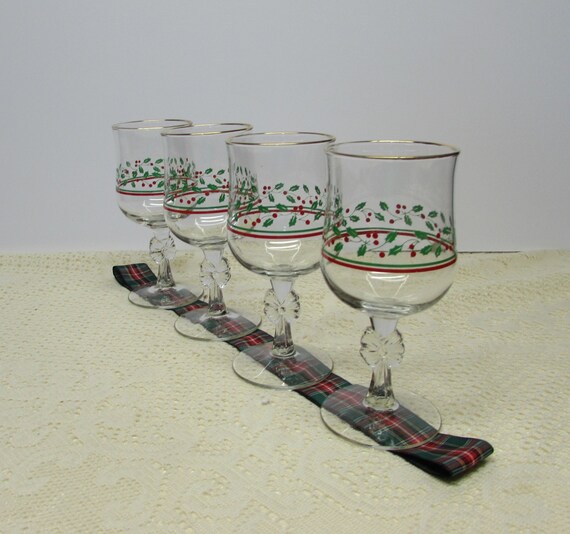 Arbys Christmas Glasses Holly and Berry Collection Set of 4