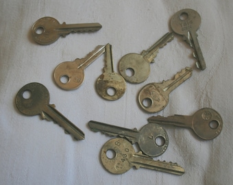Old Brass Keys Scrapbook Supplies Pendant Making Supplies Crafting Items