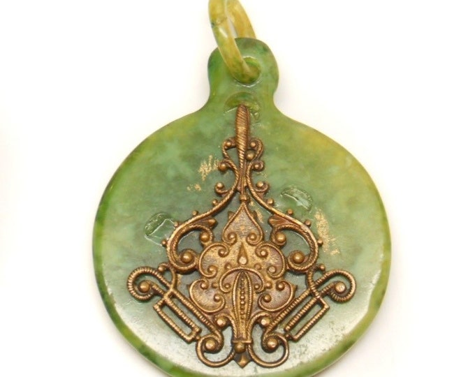 Storewide 25% Off SALE Vintage Marbled Jade Green Acrylic Round Necklace Pendant Featuring Metal Style Asian Design Portrait
