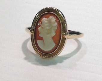 Vintage Cameo Lady Ring in 10k Yellow Gold