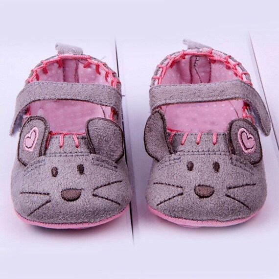 Little mouse baby girl soft shoes babies shoes by RemoliStudio