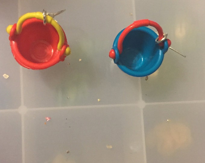 Mini Pail earrings (red and blue)