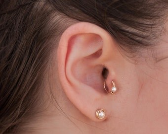 Pearl Cartilage Piercing Earring, Handmade Pearl Piercing, Silver / Gold Filled Tragus Earring, Nose Ring, Helix , Rook, Daith Piercing