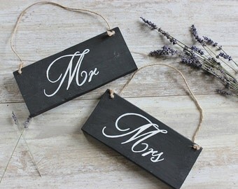 Mr and Mrs wedding signs, Mr and Mrs sign, Mr and Mrs chair sign, Mr & Mrs, Wedding decorations rustic, Rustic wedding, Rustic wooden signs