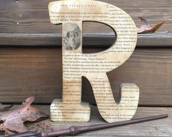 Harry Potter, 9", Aged, Book Page, Stand Alone Letter with Chapter Illustration - Bookend - Custom Made