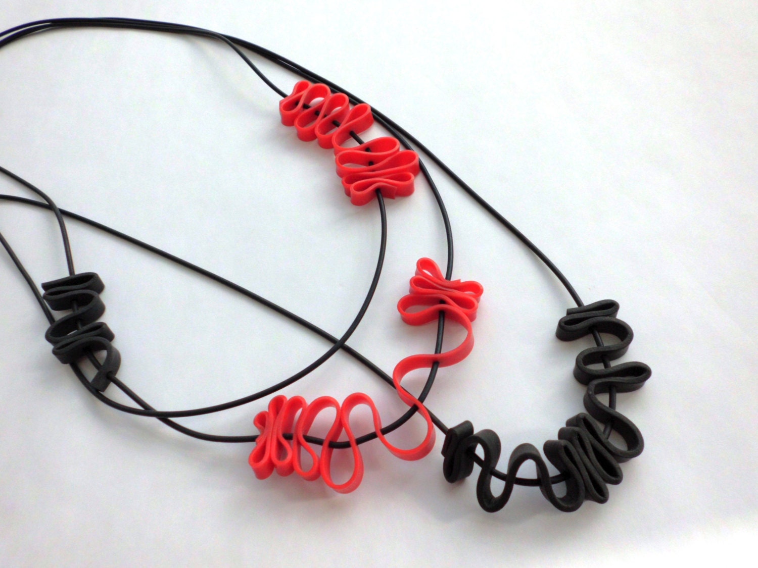 LONG NECKLACE / modern design / rubber / by jewelryHEDGEHOG