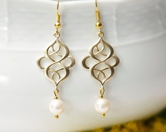 Gold dangle earrings, with Swarovski Pearls. Gold Pearl Earrings.