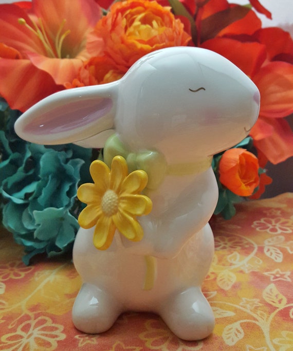 Kissing Bunny Ceramic Figurine Holding Daisy Grasslands Road