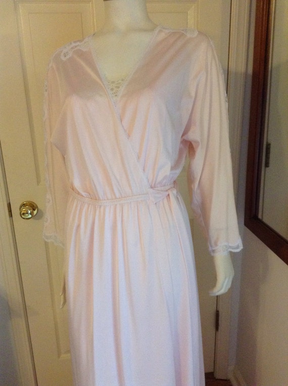 Vassarette Pink Robe Size L / Monika Tilley for Vassarette