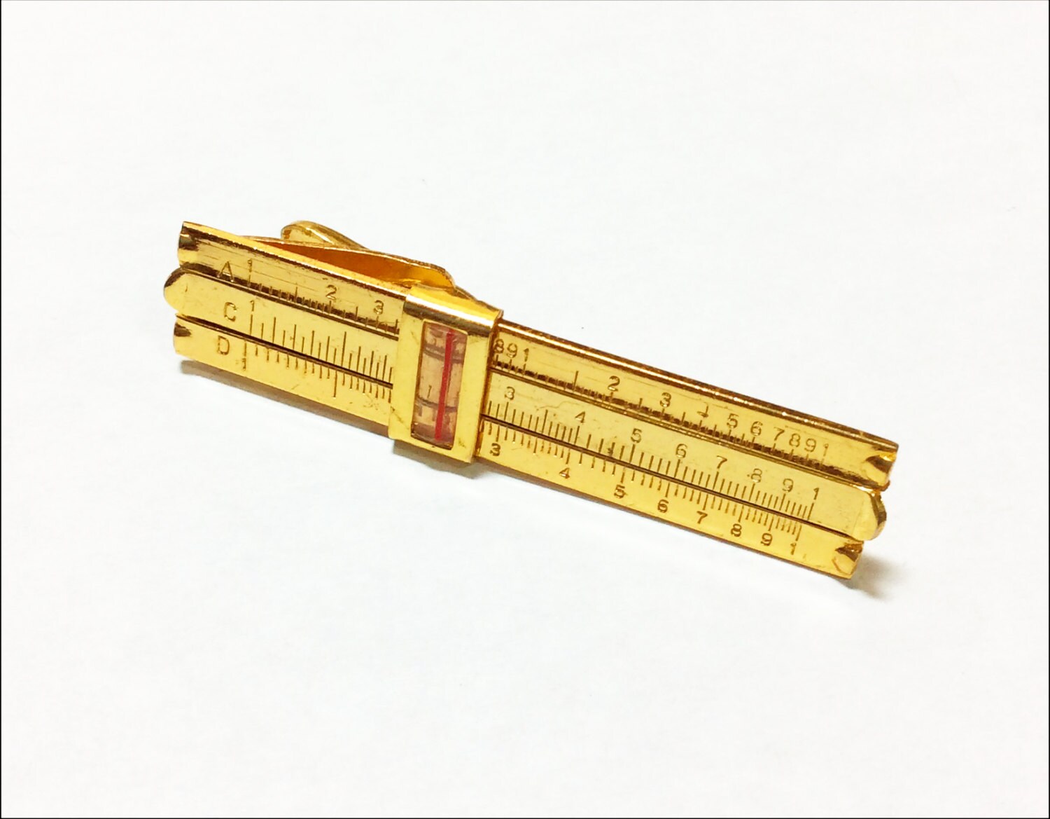 how to use a tie clasp