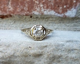 Antique Art Deco Engagement Ring with VVS Old European Diamond in 14k White Gold