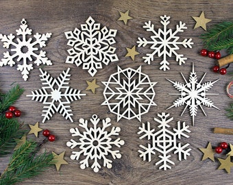 Set of 8x Christmas Wooden Snowflake Ornaments / Laser Cut Wood Decor / Christmas Gift