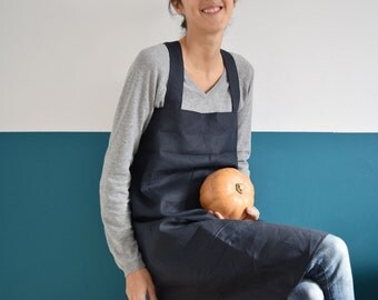 JAPANESE FLORIST APRON Linen. Cross back Linen Japanese Apron Navy Blue. Smock. Linen pinafore. Kitchen. Home textiles.