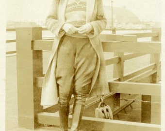 Vintage Photo "Waiting for the Ferry" Women Fashion Snapshot Antique Photo Old Black & White Photograph Found Paper Ephemera Vernacular - 10